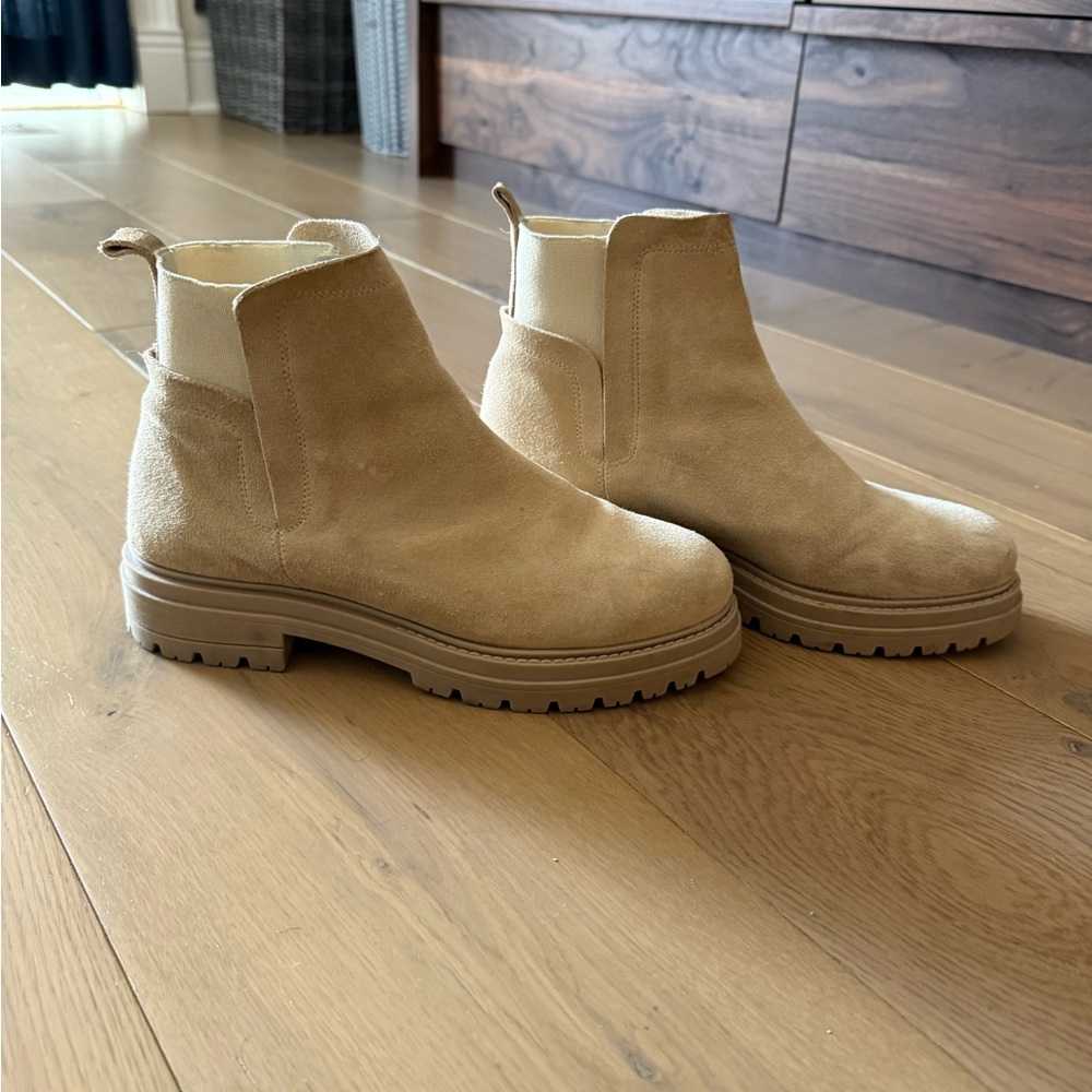 Steve Madden Tan Suede Ankle Boots